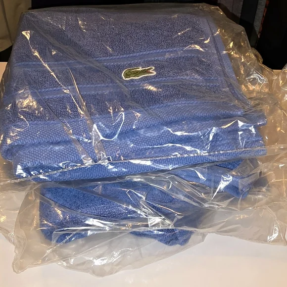 Lacoste Croc Hand Towel Color Ocean Blue 16"x30" set of 4 - Picture 3 of 4